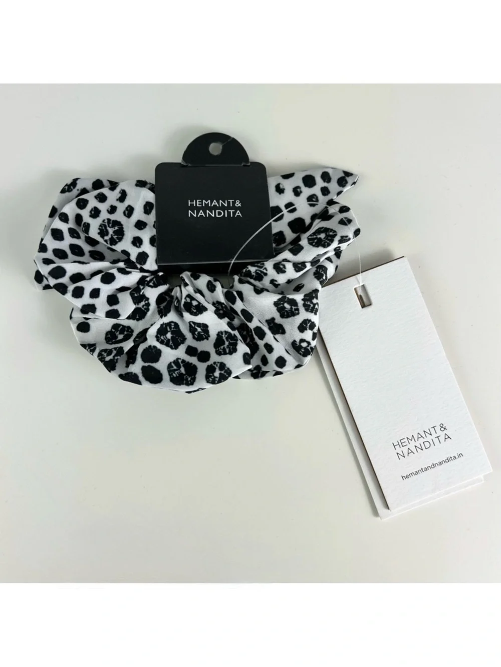 NEW HEMANT AND NANDITA PRINTED SCRUNCHIE
